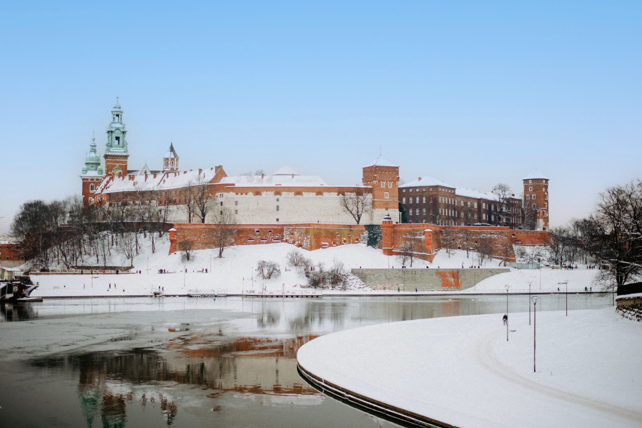 You are currently viewing Winter Walks in Krakow: The Charm of the City in Colder Months