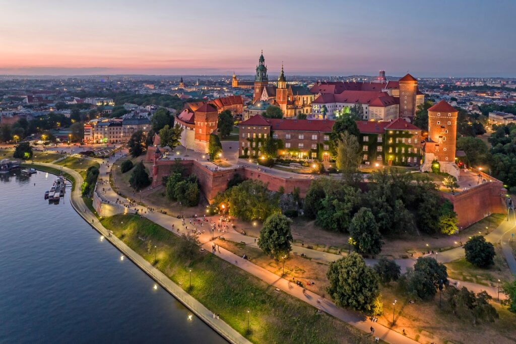 wawel-castle-at-night