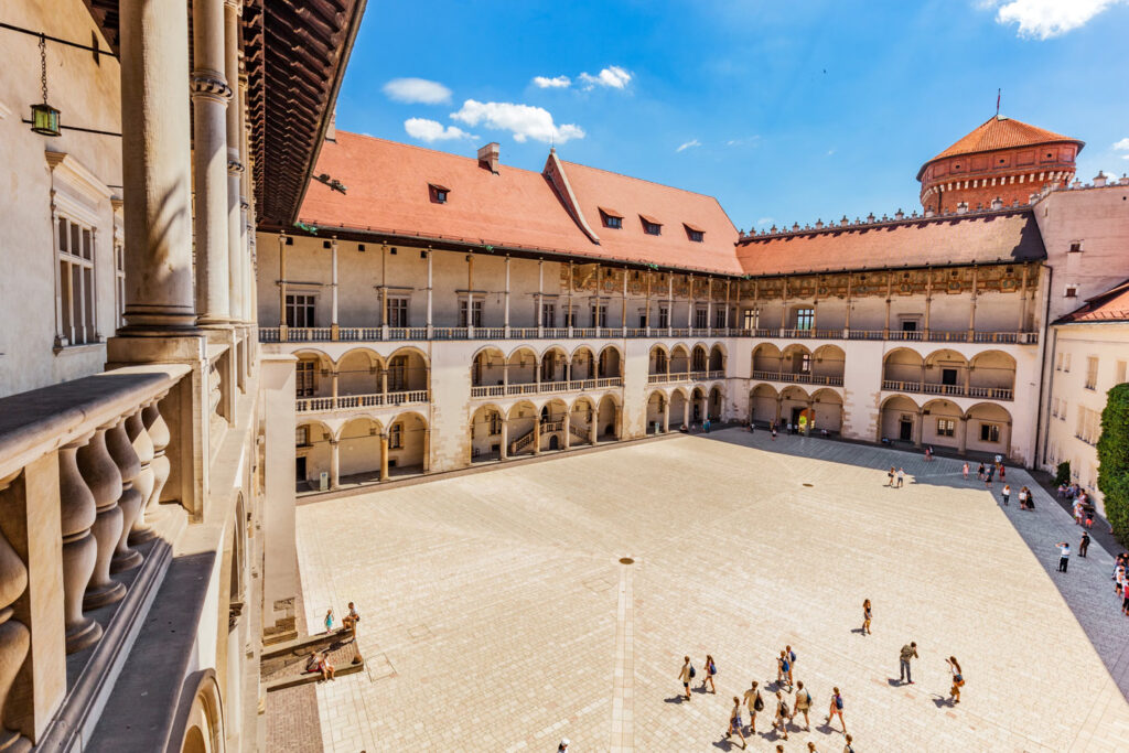 Wawel Castle tour in Krakow – admire Renaissance architecture and royal courtyards